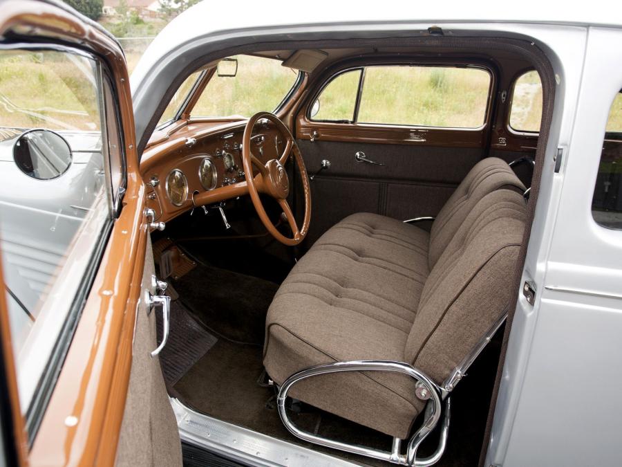 Интерьер DeSoto Airflow Coupe (SE) 1934 года  (фото 35 из 42)